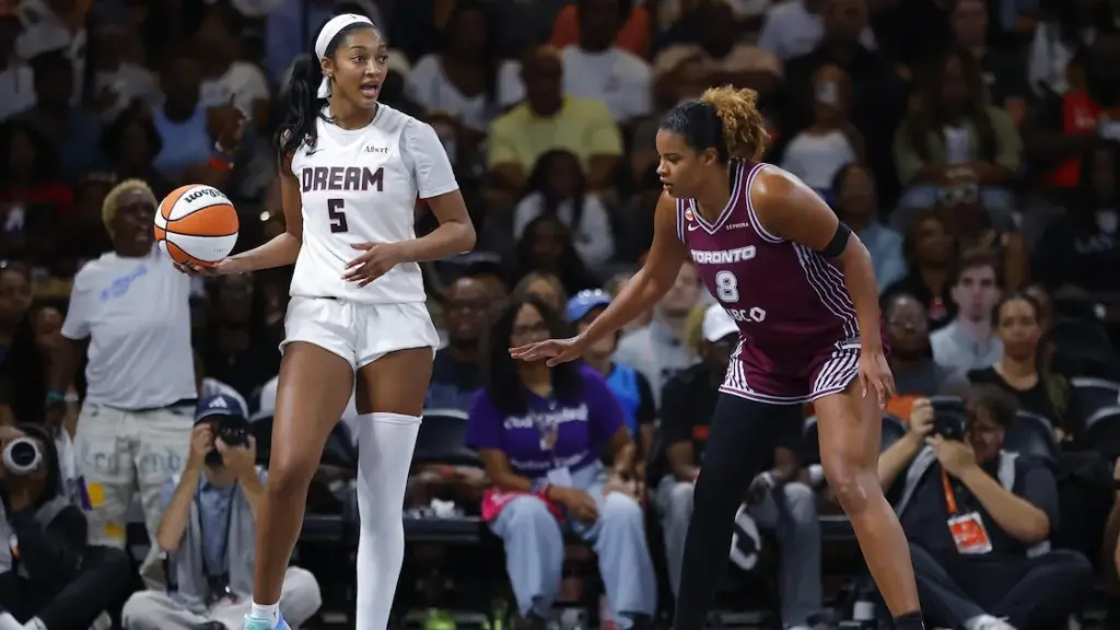 Rhyne Howard leads Dream to victory over Tempo